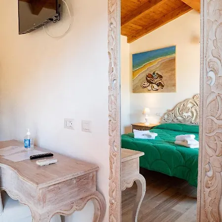 Quadrifoglio 住宿加早餐酒店 圣特奥多罗